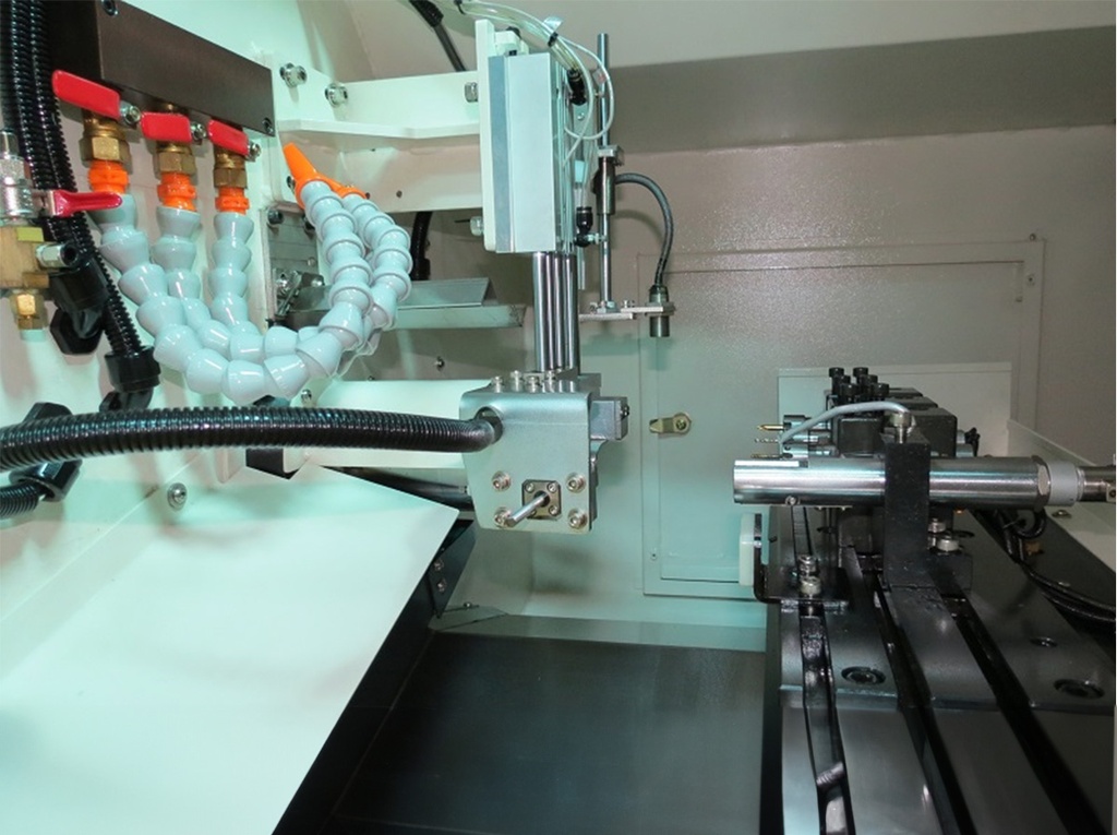 HC-30N F-type CNC lathe with Vibration bowl feeding system
